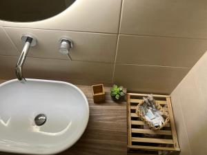 A bathroom at Ninetta House