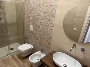 A bathroom at Ninetta House