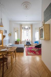 Posedenie v ubytovaní BudapeStayz - Bacso Apartments