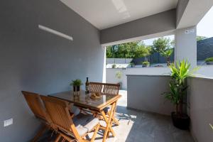 Ein Balkon oder eine Terrasse in der Unterkunft Apartment Lo&Ti
