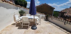 Balkón alebo terasa v ubytovaní La Carriera, petite maison sud Ventoux, au charme Provençal