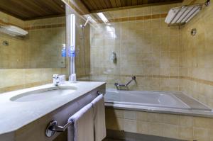 Koupelna v ubytování Hotel Solar Palmeiras