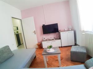 Gallery image of Apartments Sara in Podstrana