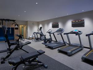 O centro de fitness e/ou as comodidades de fitness de Two MacDonnell Road