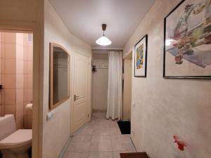 Kúpeľňa v ubytovaní Sunflower Apartment near Kiev airport & railway station & center city!