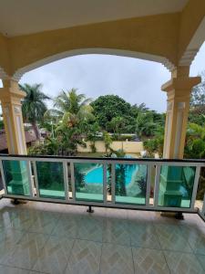 The swimming pool at or close to Apartment Derningham