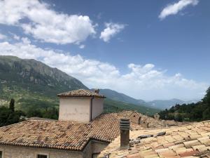 Galeriebild der Unterkunft tipica casa in pietra immersa nella natura.. in SantʼEufemia a Maiella