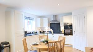 Gallery image of Spacious & Contractor & Family & Private Parking & Garden in Bedford