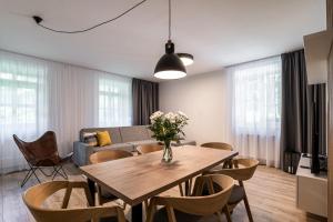 Posezení v ubytování Hubertus Karlova Studánka + 37 fotografií