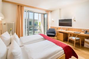 TV a/nebo společenská místnost v ubytování Seehotel Rheinsberg