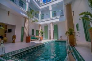 Bazén v ubytování Riad Trésor Marrakech nebo v jeho okolí