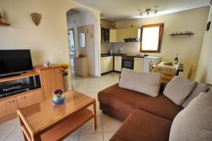 Kuchnia lub aneks kuchenny w obiekcie Stellar House Višnjan