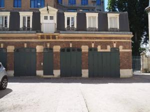 Zdjęcie z galerii obiektu Studio Calme Pres Des Champs Elysees w Paryżu
