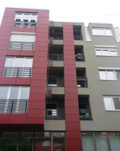 El edificio en el que está el departamento