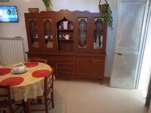 A kitchen or kitchenette at Rifugio Fulieri in Salento