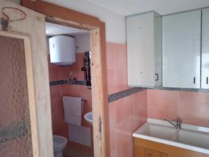 A bathroom at Rifugio Fulieri in Salento Még 22 kép
