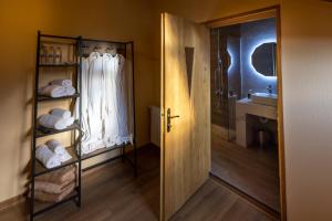 Llit o llits en una habitació de GRAF Kazbegi