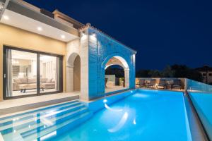 Πισίνα στο ή κοντά στο Romanza II Luxury Villa +29 φωτογραφίες