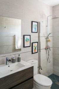 A bathroom at Villa Carol
