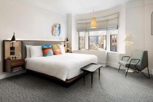 Cama o camas de una habitación en The James New York - NoMad
