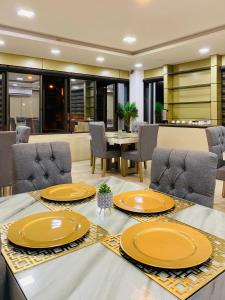 Ruang duduk di Hotel Madrigal