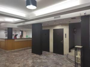 Lobby o reception area sa ADM Ayamitre Hotel