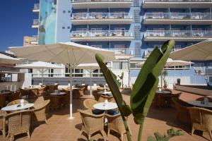 Restauracja lub miejsce do jedzenia w obiekcie JS Paradise Sport - Adults Only