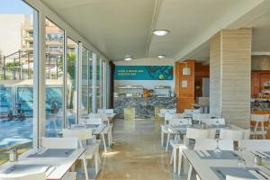 Restauracja lub miejsce do jedzenia w obiekcie JS Paradise Sport - Adults Only