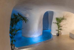 المسبح في Divine Cave Experience أو بالجوار