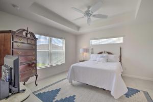 Imagen de la galería de Pet-Friendly Home with Lanai and Resort Amenities!, en Wildwood