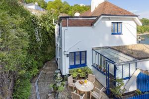 Gallery image of 4 Bed - Beach Cottage in Torquay