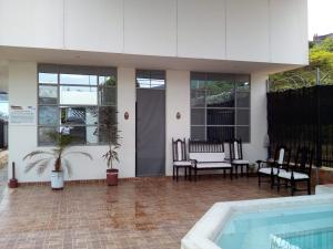 Bassein majutusasutuses El Algarrobo või selle lähedal +10 fotot