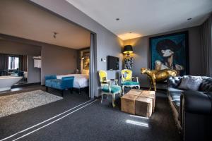 Posezení v ubytování The Exhibitionist Hotel