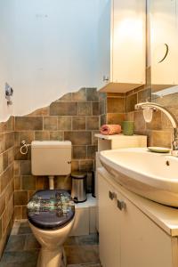 Kúpeľňa v ubytovaní Central Design Apartment + 21 fotografií