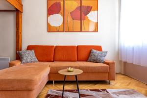 Posedenie v ubytovaní Central Design Apartment