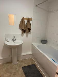 Ένα μπάνιο στο Modern, Quiet, Sleeps 10, Anfield, Tourists, Liverpool +16 φωτογραφίες