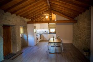 Una cocina o cocineta en DreamVille- Casa da Pedral