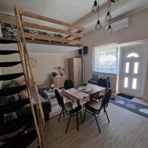 Posedenie v ubytovaní Hanna Villa Siófok