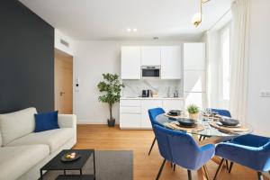 Imagen de la galería de HeavnStay Suite Cannes Centre II, en Cannes