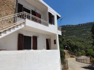 Φωτογραφία από το άλμπουμ του Sa Dommu 'e su coro σε Triei +146 φωτογραφίες