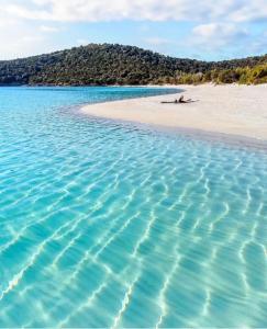 Uma praia em ou perto da casa de férias