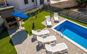 Bazén v ubytovaní Villa Andrea with heated Pool alebo v jeho blízkosti