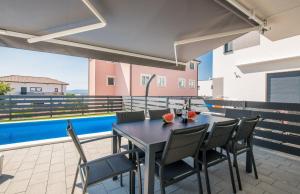 Balkón alebo terasa v ubytovaní Villa Andrea with heated Pool