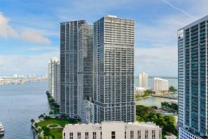Imagen de la galería de Wonderful 2 BR APT With Ocean Views At Icon Brickell, en Miami