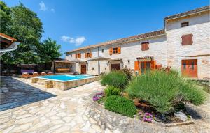 Gallery image of Nice Home In Rezanci With Outdoor Swimming Pool in Režanci