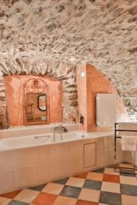 Ένα μπάνιο στο Maison d'hôtes Le Hameau de la Mûre +255 φωτογραφίες