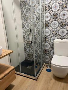 A bathroom at Villa May en Riegu Vidiago Llanes