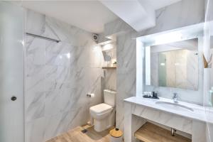 Ein Badezimmer in der Unterkunft Acropolis City Life BH
