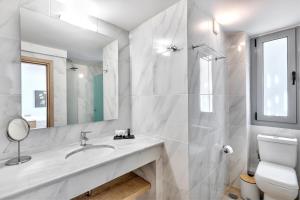 Ein Badezimmer in der Unterkunft Acropolis City Life BH