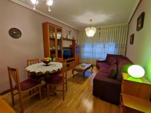 Dining area sa apartment